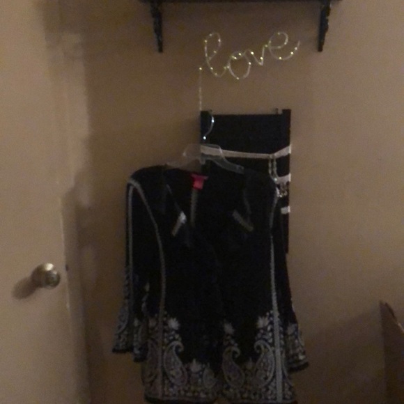 Blouse - Picture 2 of 2